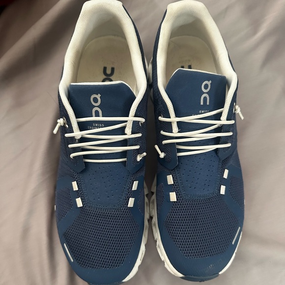 On Cloud Running White and Navy Sneakers - Picture 1 of 5
